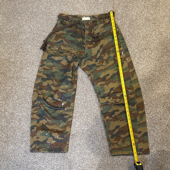 We The Free Moxie Denim Low Slung Barrel Jeans Camo-26 - Picture 8 of 8